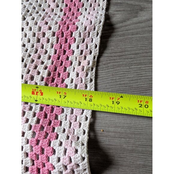 Handmade Crochet Square Tablecloth With Pink Rose Floral Centerpiece - Picture 5 of 5